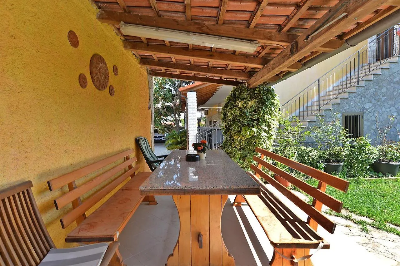 Apartments Mira 615 Rovinj 0*,