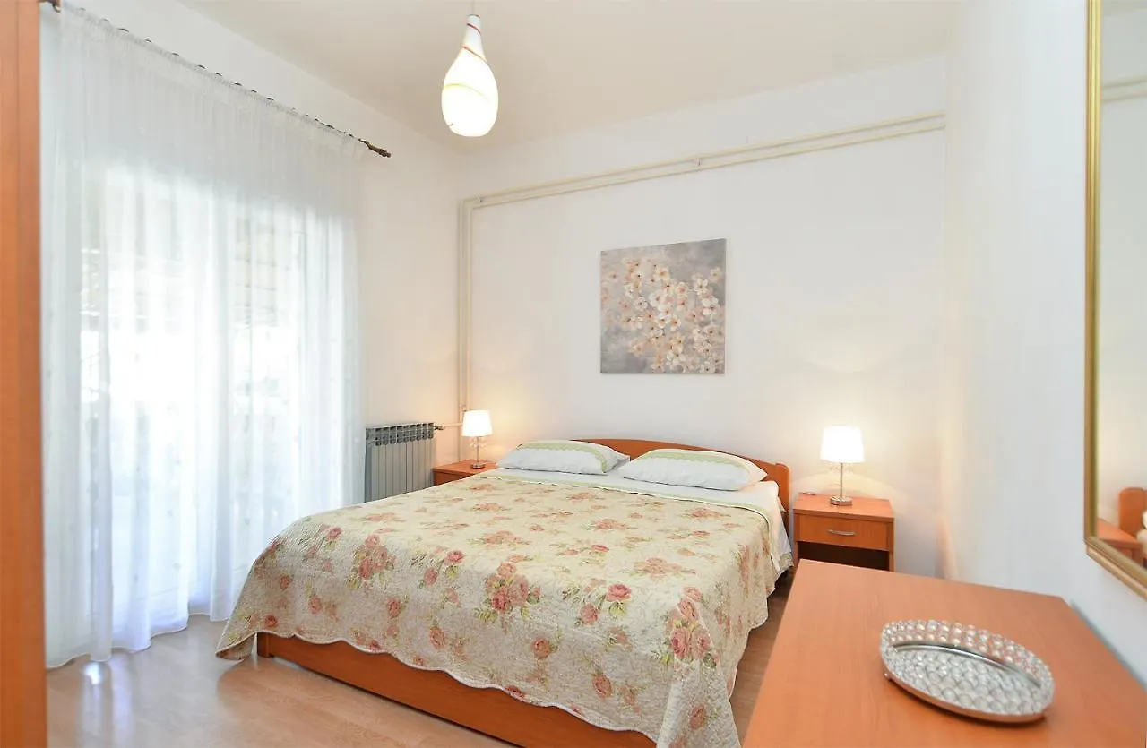 Apartments Mira 615 Rovinj