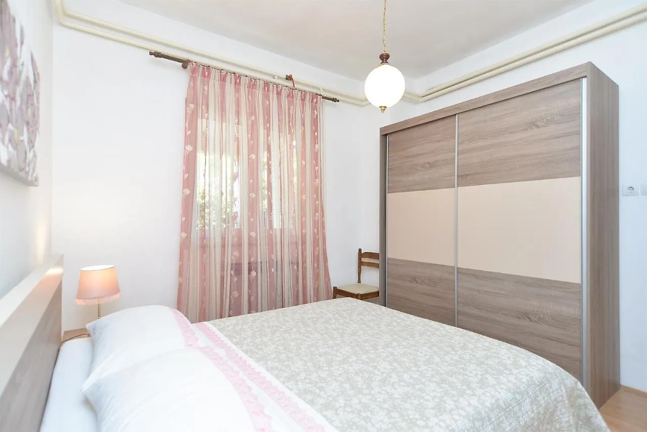 Apartments Mira 615 Rovinj