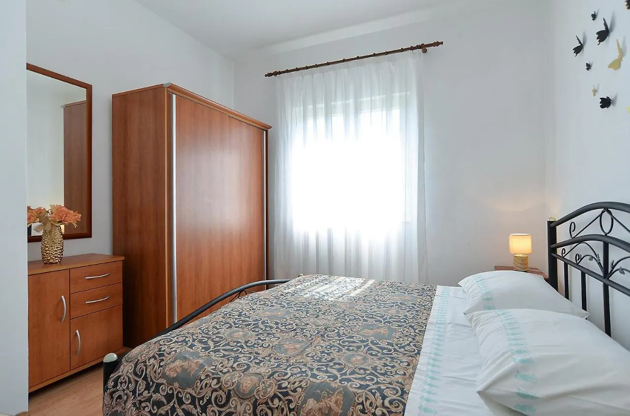 Apartments Mira 615 Rovinj