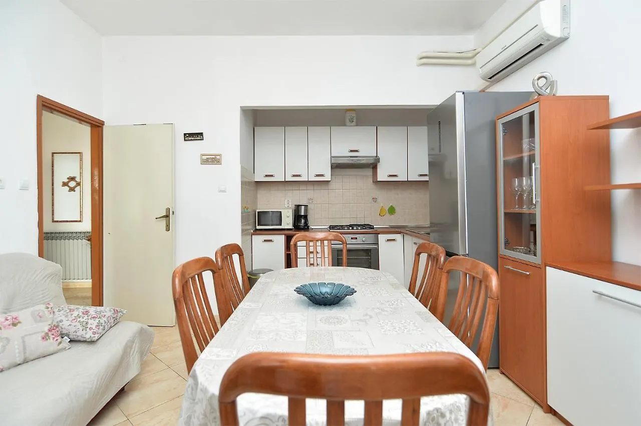 Apartments Mira 615 Rovinj