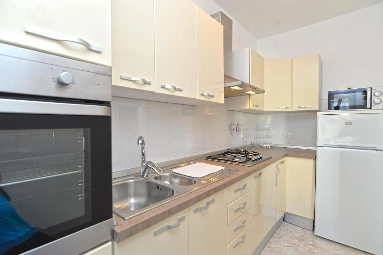 Apartments Mira 615 Rovinj 0*,