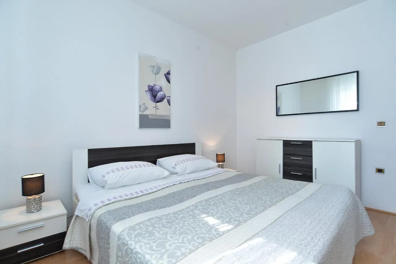 Apartments Mira 615 Rovinj