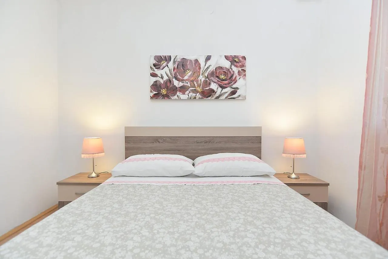 Apartments Mira 615 Rovinj
