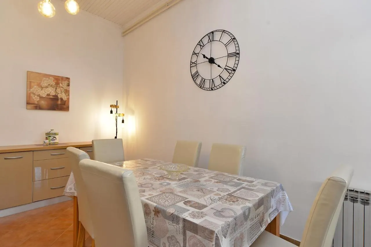 Apartments Mira 615 Rovinj