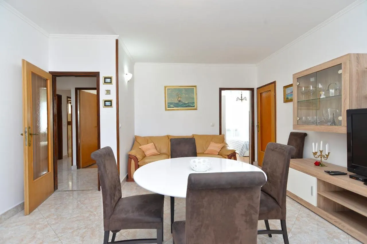 Apartments Mira 615 Rovinj