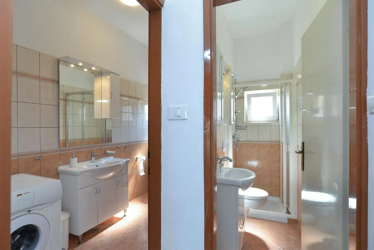 Apartments Mira 615 Rovinj 0*,  Kroatië