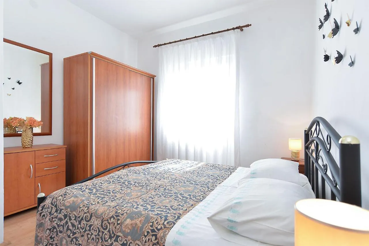 Apartments Mira 615 Rovinj